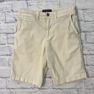 American Eagle Plain Front Shorts Slim Fit Light Khaki 9 Inch Inseam Size 28